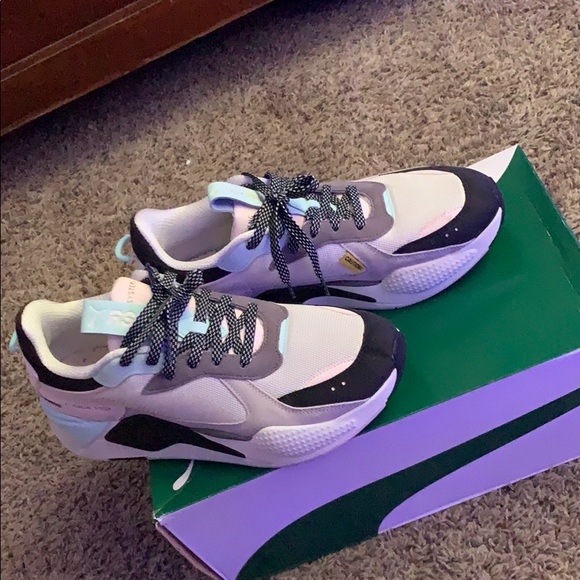 Shoes - Picture 1 of 3